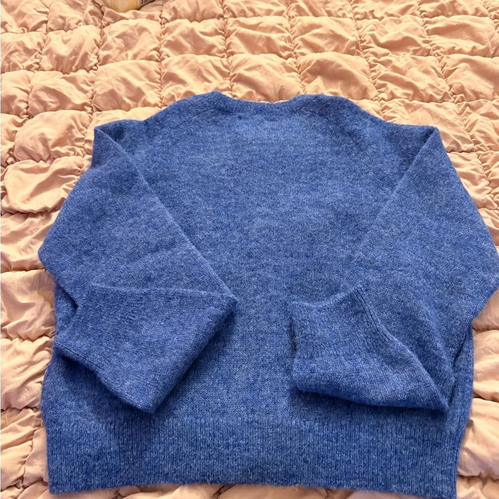 Beautiful Doen Blue Women's Cashmere cardigan - never been worn in new shape. - Picture 2 of 2